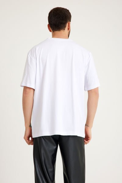 Gümüş Varak Mars Baskılı T-Shirt