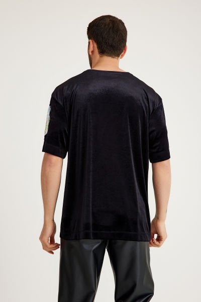 Vitray Detaylı Siyah Kadife T-Shirt