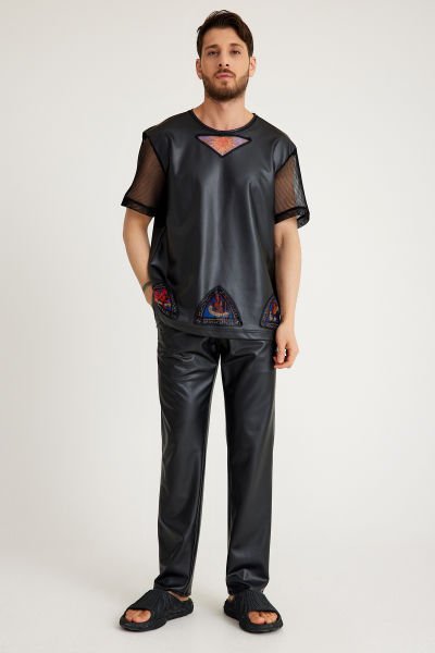 Vitray Detaylı Siyah Deri T-Shirt